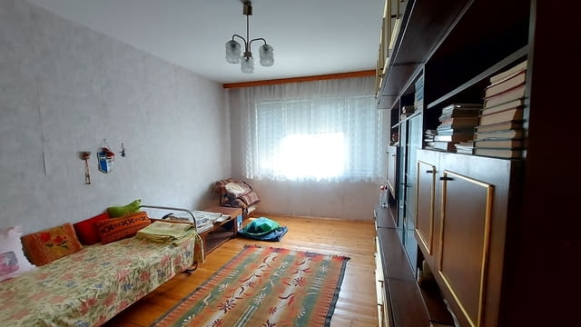 Просторен многостаен апартамент в кв.Училищни, гр.Хасково, city of Haskovo - снимка 7