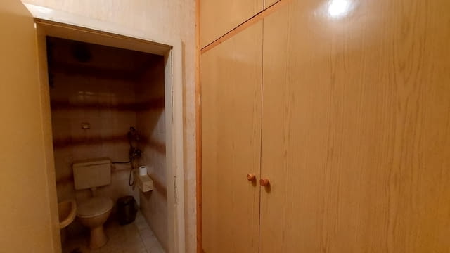 Просторен многостаен апартамент в кв.Училищни, гр.Хасково, city of Haskovo - снимка 10