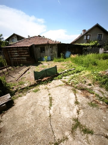 Продавам едноетажна къща в гр. Перник кв. Могиличе, city of Pernik | Houses & Villas - снимка 8