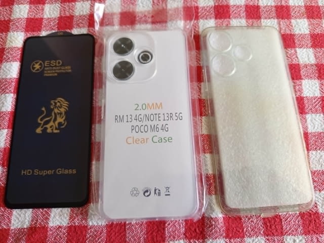 Продавам комплект силиконов гръб и стъклен протектор за Xiaomi Redmi 13 4G 256GB 8GB RAM Dual-SIM - снимка 1