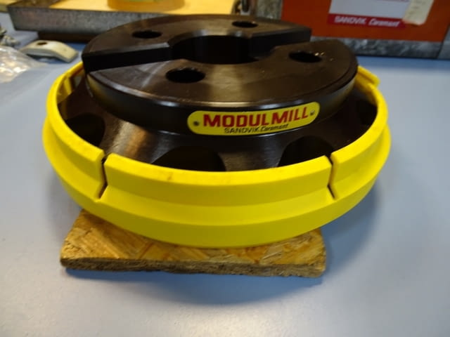 Фрезова глава Sandvik Coromant Modulmil R283.2-200-40 Face Miling Cutter - снимка 3