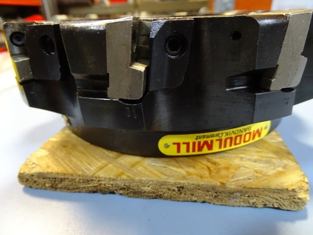 Фрезова глава Sandvik Coromant Modulmil R283.2-200-40 Face Miling Cutter - снимка 5