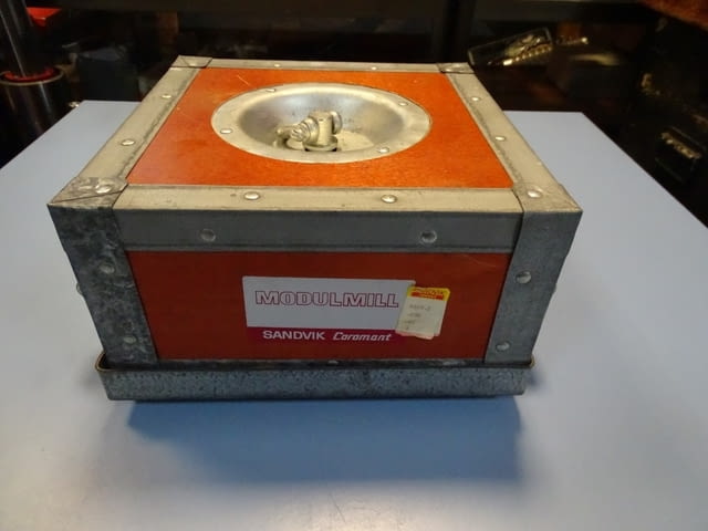 Фрезова глава Sandvik Coromant Modulmil R283.2-200-40 Face Miling Cutter - снимка 8