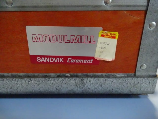 Фрезова глава Sandvik Coromant Modulmil R283.2-200-40 Face Miling Cutter - снимка 9