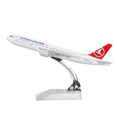Boeing 777 самолет модел макет Turkish Airlines Истанбул Кушадасъ Анкара Балканите Босфора полет люк - снимка 1