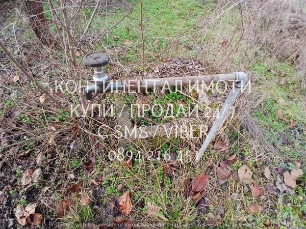 Код 63202. Просторен двор 900м2 със стара къща. Къщата е 20м2. (две стаи, мазе и изградено място за - снимка 5