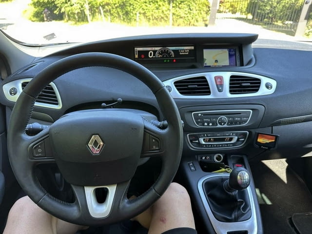 Renault Scenic 1.4tce 16v Бензин, Ръчна, Ван/Миниван - град Троян | Автомобили / Джипове - снимка 9
