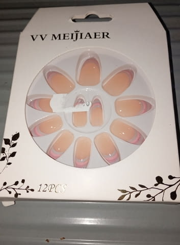 Маникюр ВеВе Мейджиаер - град Монтана | Парфюмерия / Козметика - снимка 1