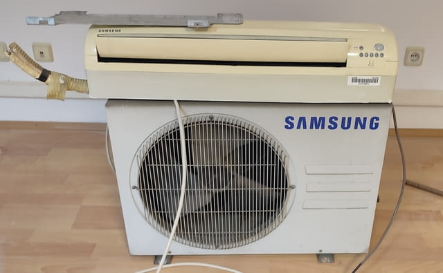 Продавам изгодно употребяван климатик SAMSUNG SC12ZAB / SC12ZABX - снимка 1