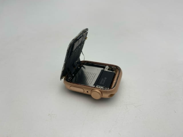 Смяна на батерия на Apple Watch  Сервиз MLgroup, София, city of Sofia | Repair Services