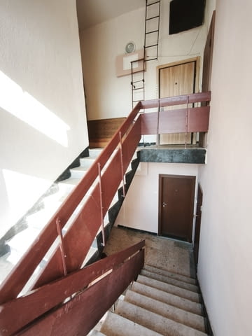 Продавам тристаен апартамент в гр. Перник кв. Изток, град Перник | Апартаменти - снимка 8