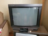 Телевизор Sony стар с електроннлъчева тръба – не работи, не свети екрана.
