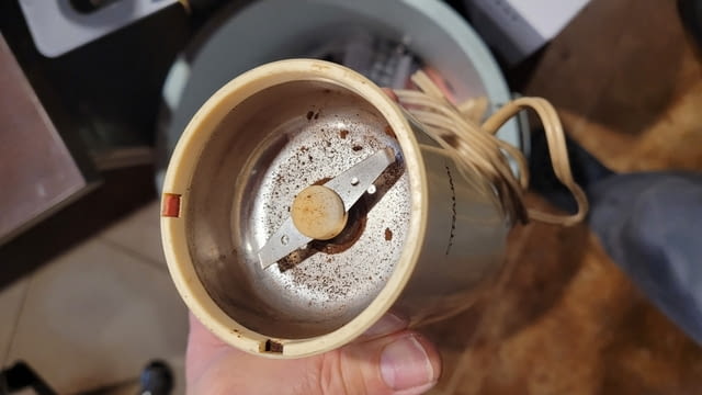 Кафемелачка стара работеща, добре работи, мели ситно., city of Plovdiv | Small Appliances - снимка 6