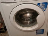 Продава се пералня втора употреба Indesit, в добро състояние