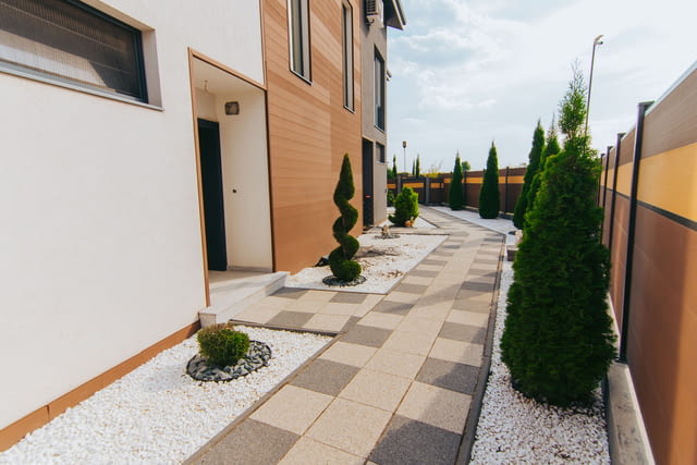 Green Houses 1 3-floor, Brick, 219 m2 - city of Haskovo | Houses & Villas - снимка 1