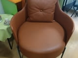 Продавам светло кафяво кожено кресло