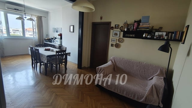 „ДИМОНА 10“ ООД предлага за продажба просторен тристаен апартамент - снимка 2