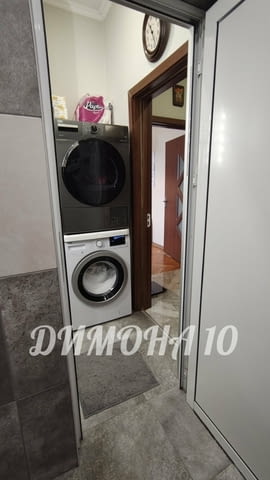„ДИМОНА 10“ ООД предлага за продажба просторен тристаен апартамент - снимка 11