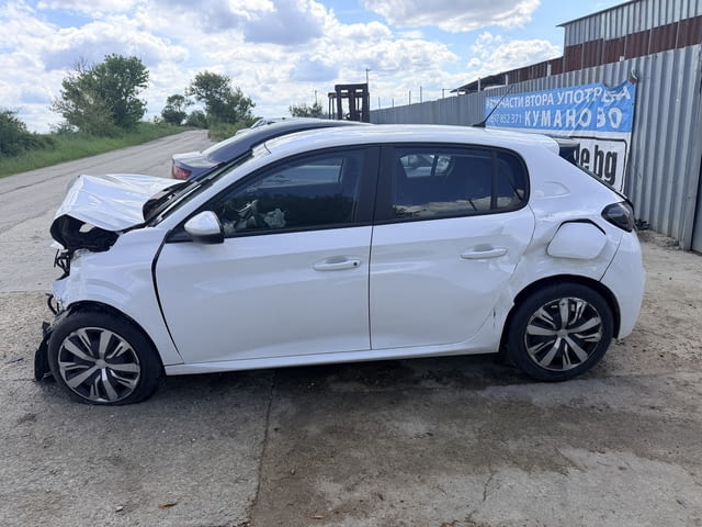 Peugeot 208 1.2 PureTech, двигател HMH, 75 кс., 5 ск., 45000 км., 2022г., евро 6D, Пежо 208 1.2 Pure - снимка 5