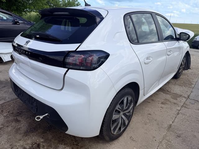Peugeot 208 1.2 PureTech, двигател HMH, 75 кс., 5 ск., 45000 км., 2022г., евро 6D, Пежо 208 1.2 Pure - снимка 8
