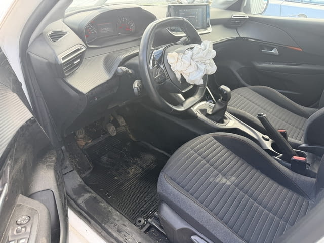 Peugeot 208 1.2 PureTech, двигател HMH, 75 кс., 5 ск., 45000 км., 2022г., евро 6D, Пежо 208 1.2 Pure - снимка 9