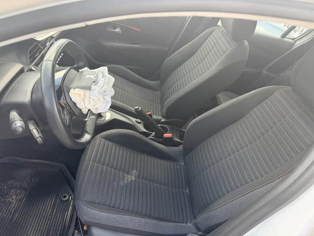 Peugeot 208 1.2 PureTech, двигател HMH, 75 кс., 5 ск., 45000 км., 2022г., евро 6D, Пежо 208 1.2 Pure - снимка 10