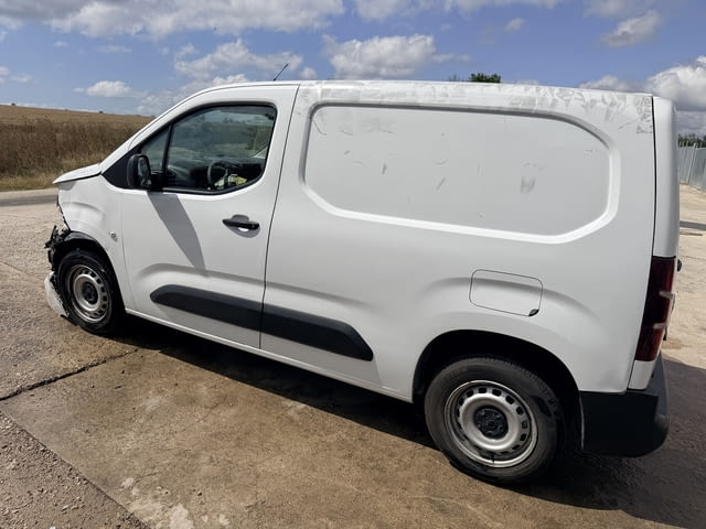 Toyota Proace City 1.5 D4D, двигател YHT DV5RCF, 102 кс., 6 ск., 81000 км., 2023 г., euro 6D, Тойота - снимка 4