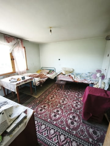 Продавам двуетажна къща в общ. Брезник с. Велковци, село Велковци | Къщи / Вили - снимка 3