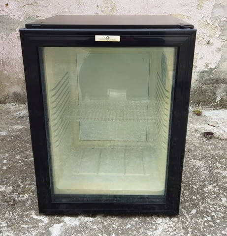Малък термоелектрически минибар - city of Shumen | Small Appliances - снимка 1