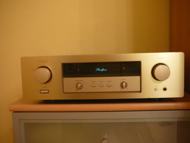 Accuphase e-210 - град Пазарджик | Ресийвъри / Усилватели - снимка 1