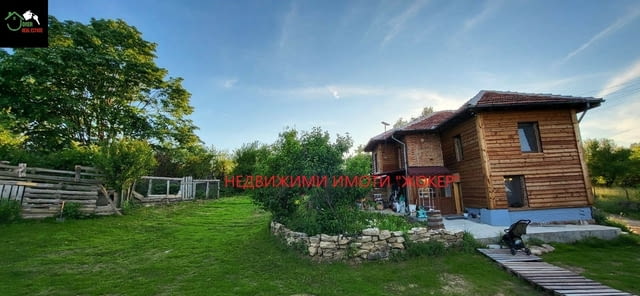 Къща с двор в село Бадевци 2-етажна, Гредоред, 96 м2 - село Бадевци | Къщи / Вили - снимка 1