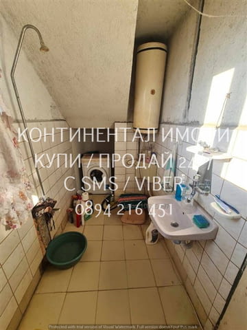 Код 63064. Триетажна тухлена къща 180м2 с двор 900м2. Къщата се състои от приземен етаж с две стаи и - снимка 10