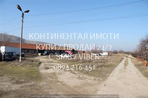 Код 63228. Стопанска база с РЗП над 2000м2 върху площ от 9800м2. Състои се от 7 сгради 1420м2, двует - снимка 1