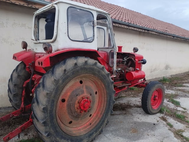 Продавам трактор ЮМЗ Трактори - град Враца | Оборудване / Съоръжения - снимка 2