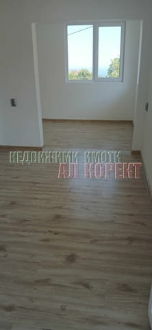 Слънчев етаж от къща с двор в Галатая след основен ремонт, град Варна | Къщи / Вили - снимка 1