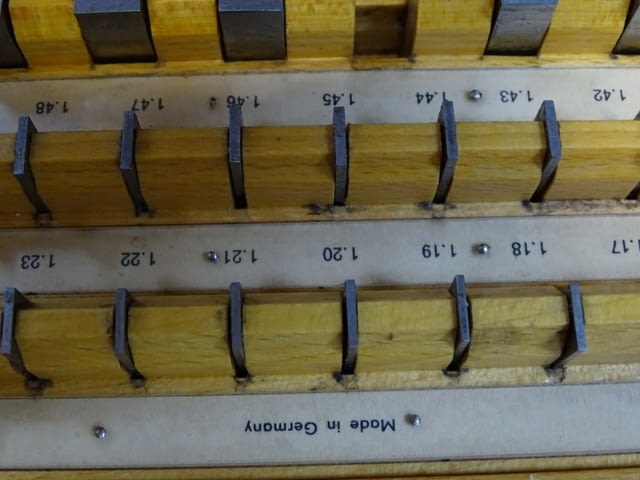Комплект плоскопаралелни краечни мерки DDR MASSI Din 861 KL-1 - снимка 2