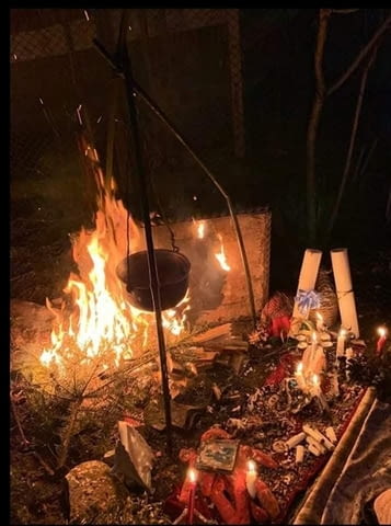 Най-силна е в изчистването на магиите, най-успешна в любовните проблеми. - снимка 7