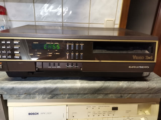 Grundig Video 2x4 Super Video 2000 Recorder, село Куклен | Плейъри / Домашно Кино - снимка 1