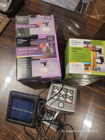 Соларни LED прожектори със сензор за движение (LED Solar Spotlight) - снимка 1
