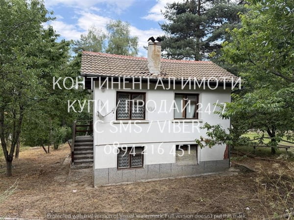 Код 70002. Двуетажна молотитна къща 180м2 с двор 500м2. Първият етаж е леко вкопан в земята, достъп - снимка 2