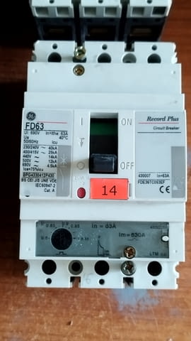 Автоматични Трифазни прекъсвачи GE Record Plus FD63 - 63A (General Electric) - снимка 2