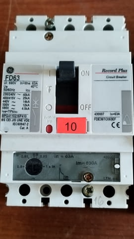 Автоматични Трифазни прекъсвачи GE Record Plus FD63 - 63A (General Electric) - снимка 6