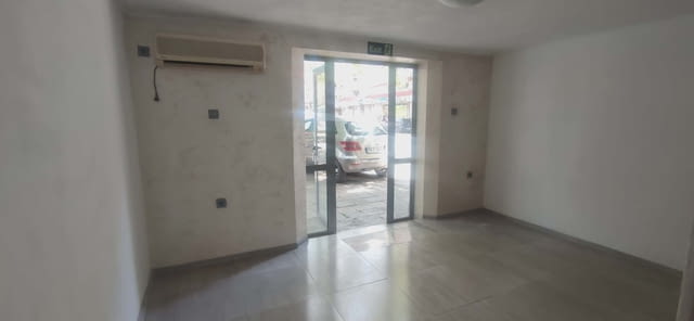 Даваме под наем търговско помещение в Каменица 1 Studio, 30 m2, Brick - city of Plovdiv | Offices - снимка 4