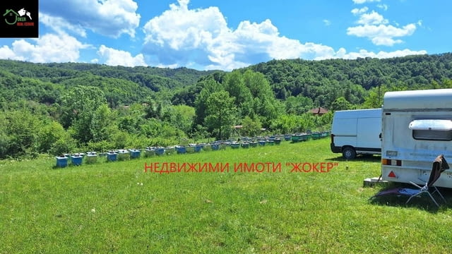 Парцел с пчелин в село Войнежа 1710 m2, Land - city of Veliko Tarnovo | Land - снимка 1