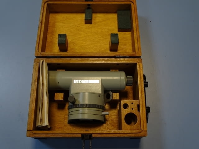 Компенсаторен оптичен нивелир Carl Zeiss Jena NI 050 DDR, city of Plovdiv - снимка 1