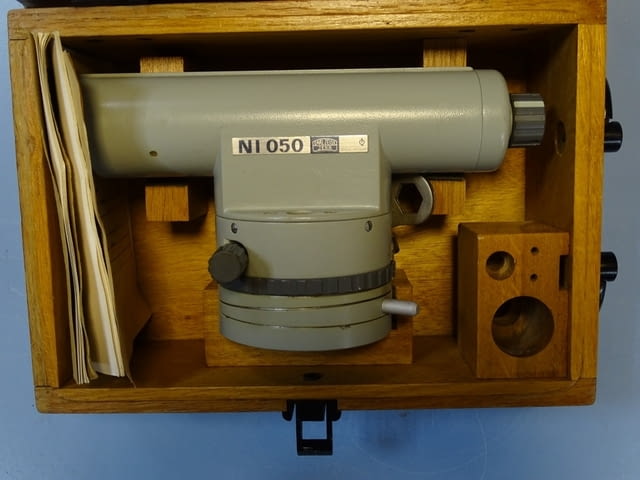 Компенсаторен оптичен нивелир Carl Zeiss Jena NI 050 DDR, city of Plovdiv - снимка 2