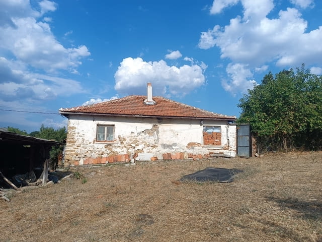 Предлагаме за продажба къща в с. Криво поле 1-етажна, Гредоред, 90 м2 - село Криво поле | Къщи / Вили - снимка 1