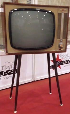 Оригиналните дървени крака за масичката (поставката) на легендарния съветски цветен телевизор „Елект - снимка 3