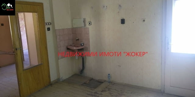 Етаж от къща с двор и гараж 2-етажна, Гредоред, 72 м2 - град Горна Оряховица | Къщи / Вили - снимка 3