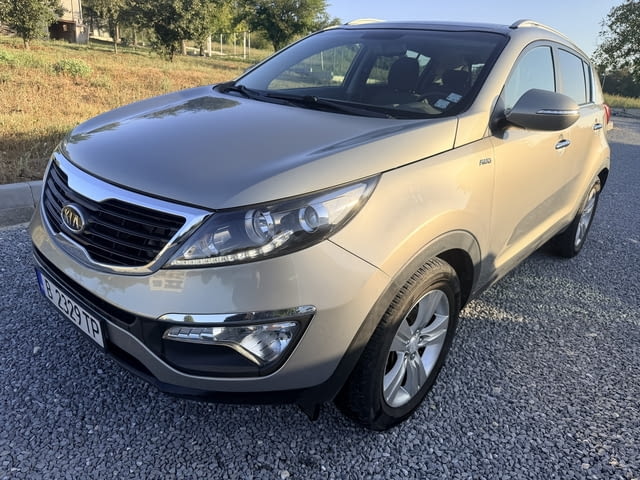Kia Spotage 2.0 CRDI 4x4 автоматик 136 кс., 231000 км, панорама, 2011г., евро 5, обслужена, поддържа - снимка 3